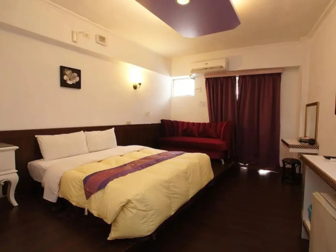 Rising Sun Hotel