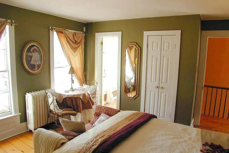 Apple Tree Historic B&B