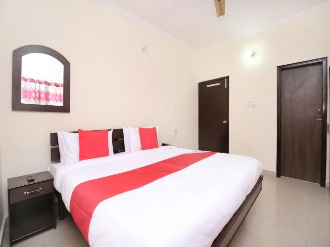 OYO 14621 Dream Residency
