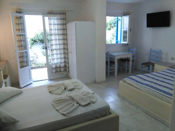 Stratos Studios & Apartments