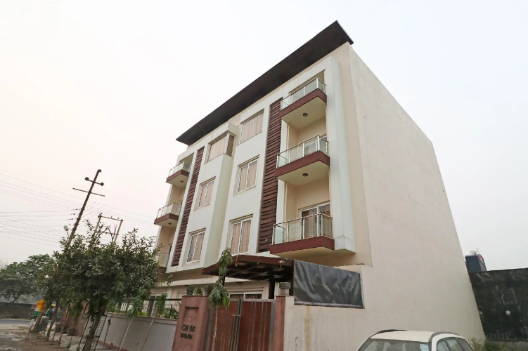 Townhouse 581 Noida Sector 122