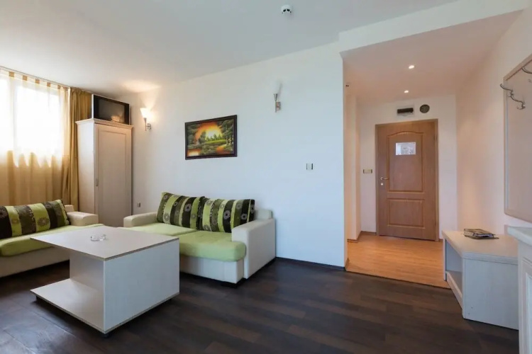 One Bedroom Apartment with Balcony in Avalon Complex