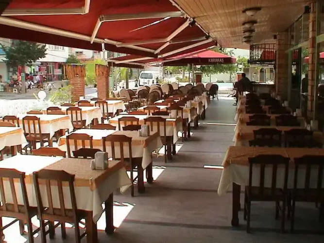 Karakas Apart