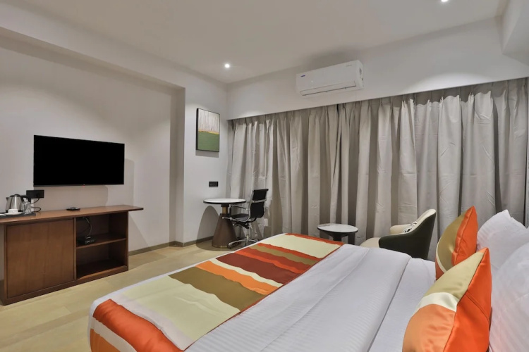 Hotel Elements