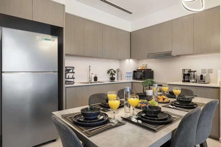 2 Bedrooms Luxury Apartment with lake view