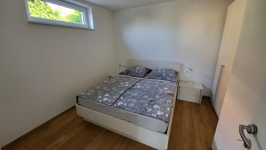 Annie's apartment