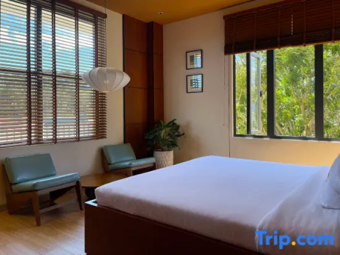 1 Bedroom Superior Double room with land view