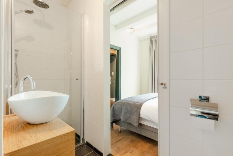 Superior Double Suite with canal view