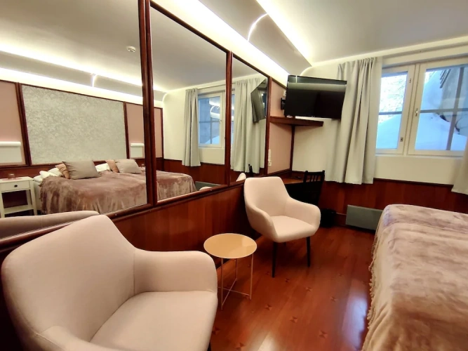 Economy room
