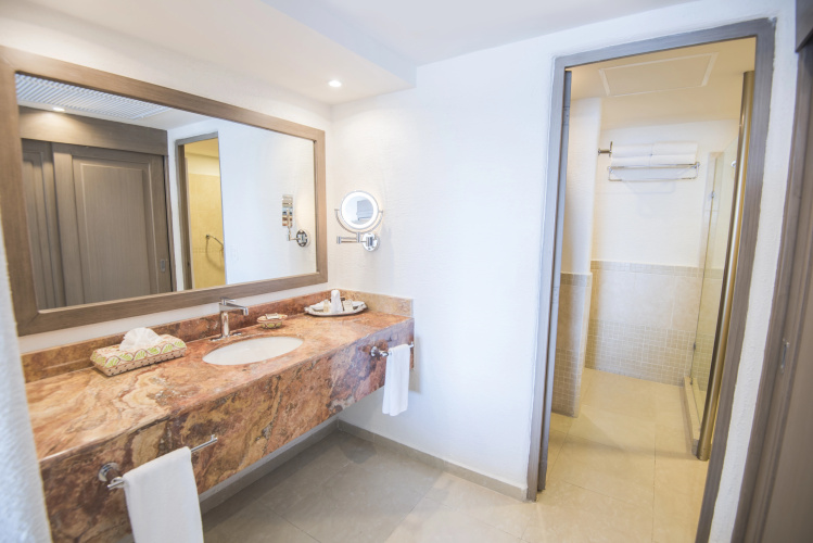 Wyndham Alltra Cancun All Inclusive Resort photo 11