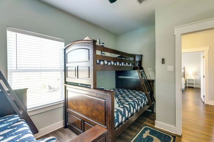 3 Bedrooms Cottage