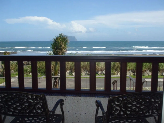 Waiao Beach House