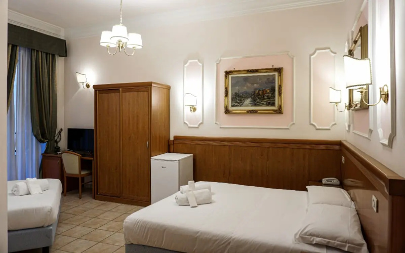 Standard Triple room