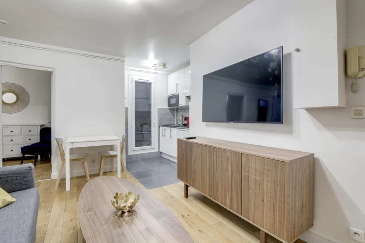 Magnificent Apartment Near Republique - Image 12