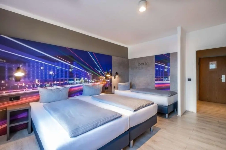 Standard Triple room