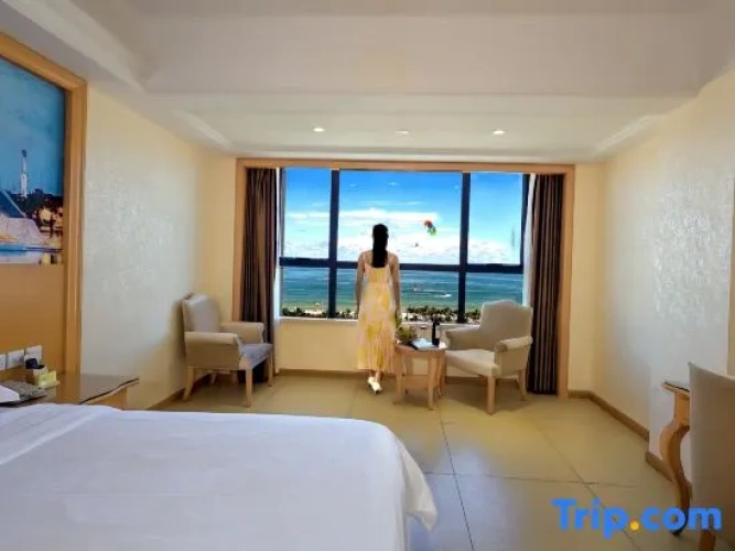 Deluxe Triple Family Suite with ocean view