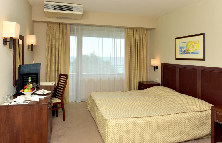 Hotel Lotos - Riviera Holiday Resort