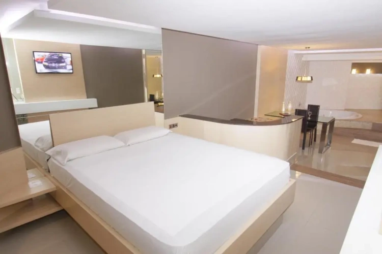 Standard Double Suite