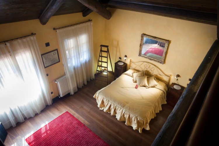 Deluxe Duplex Suite