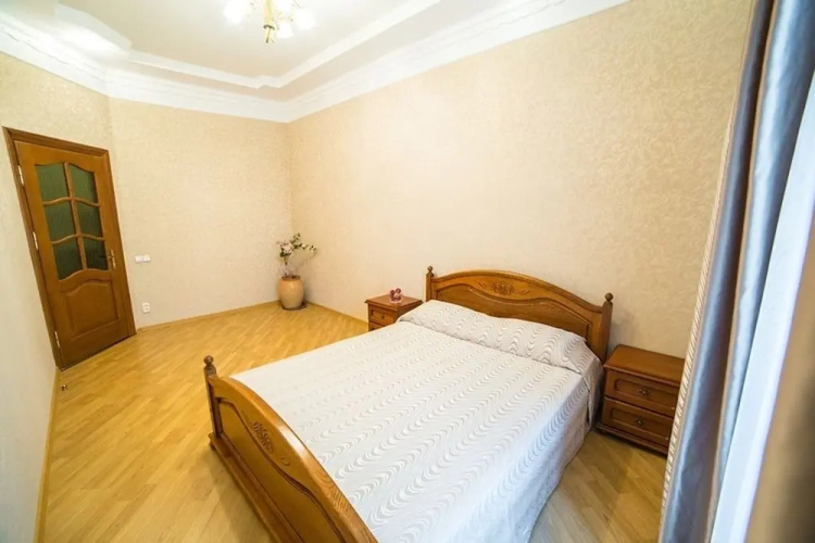 Apartment Virmenska 3
