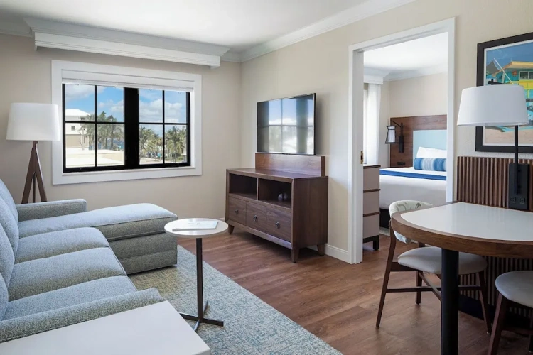 Standard Double Suite
