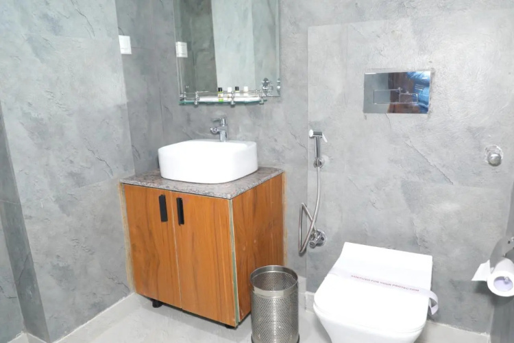 Sarla Hotel Inn