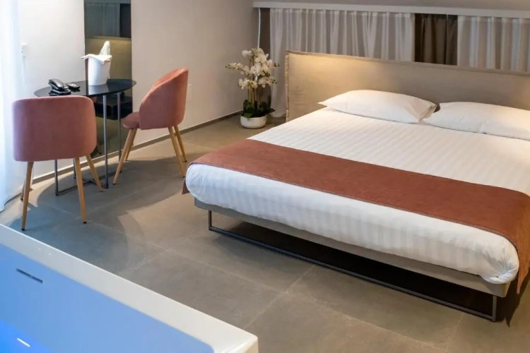 Deluxe Suite