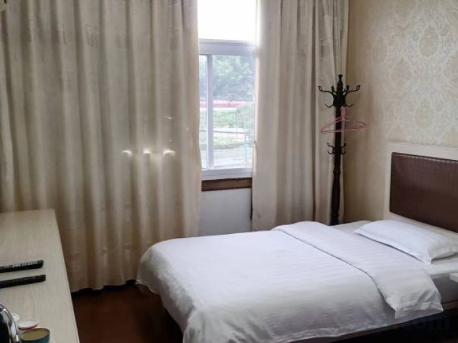 Xinxing Hotel, Anmen