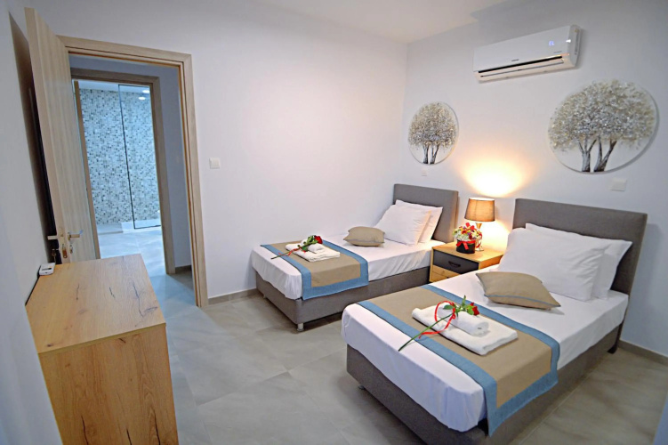 Golden Tree Apartment