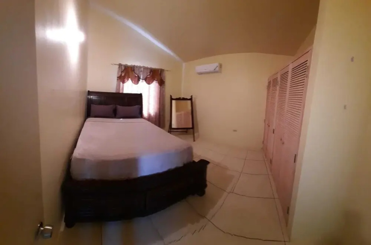 2-bed, Sleeps 4, Private Garden, Parking