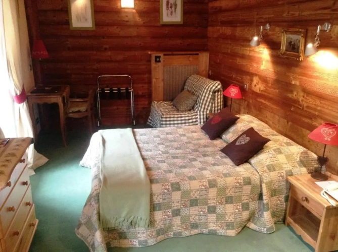 Standard Triple room