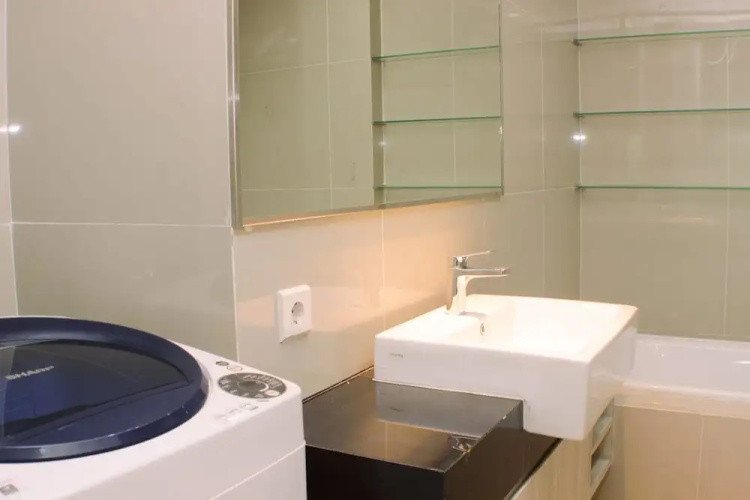 Big And Cozy Studio At Azalea Suites Apartment