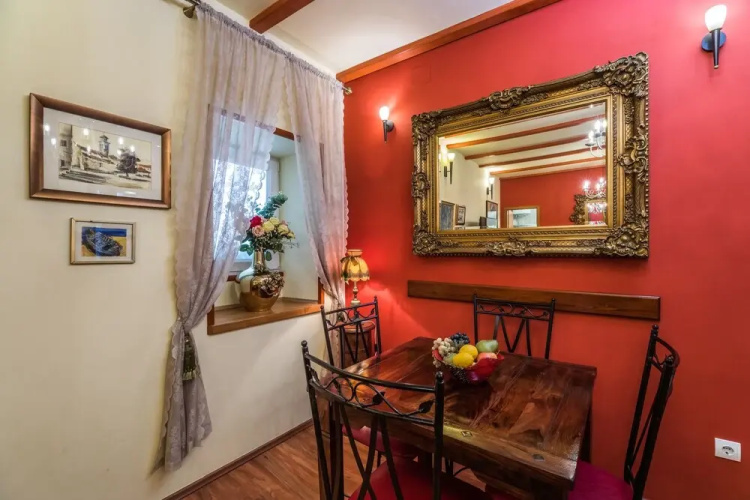 Emperor's Suites