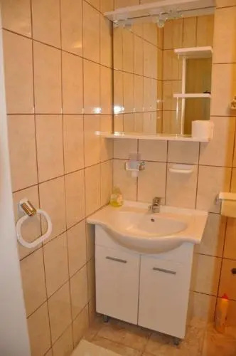 House Lopar (899)