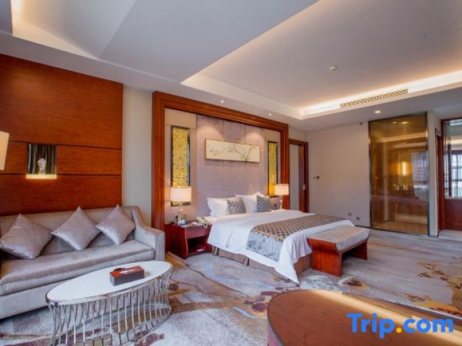 Deluxe Double Suite
