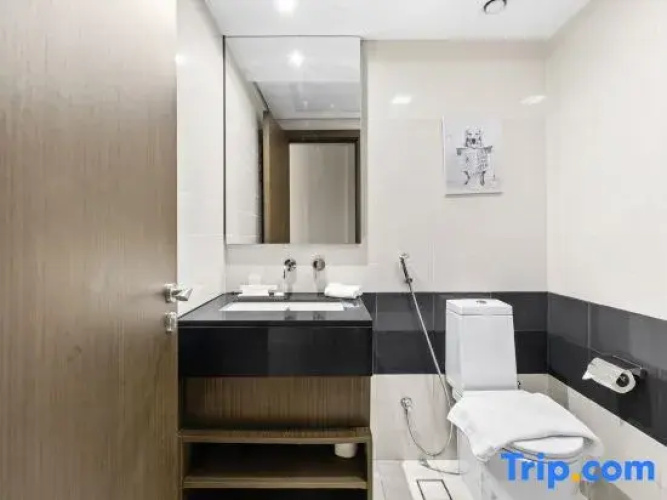 Stunning 2BR in Downtown Partial Burj Khalifa View