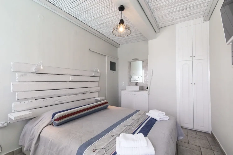 Standard Single room with pool view