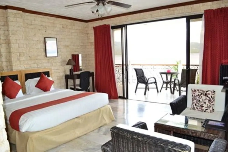 Standard Double room with balcony and oceanfront