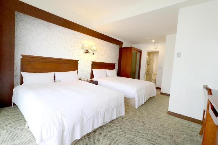 Standard Twin room with view