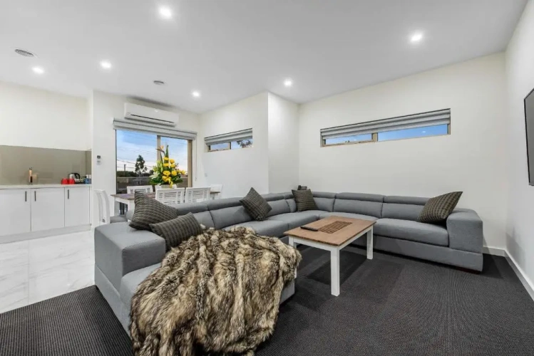 2 Bedrooms Apartment