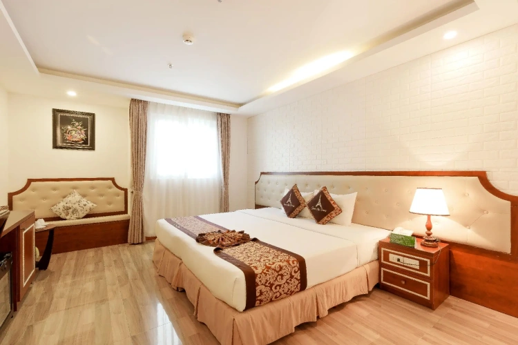 Deluxe Double room with city view