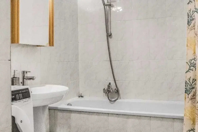 2BR Apt Next to Vienna Vibrant Center