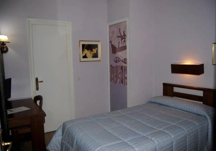Standard Twin room with view