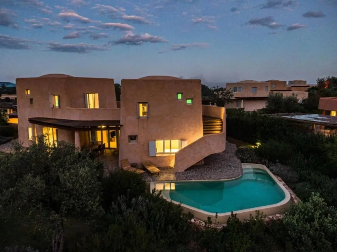 3 Bedrooms Villa