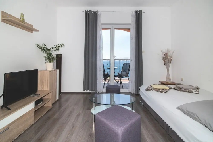 Seabreeze Apartments With Jacuzzi