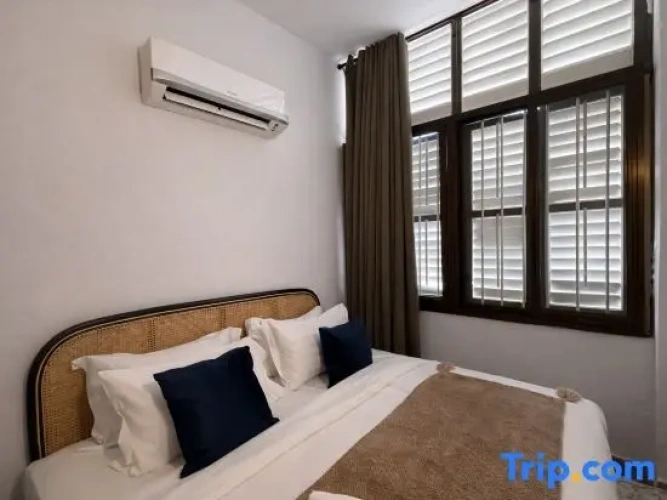 4 Bedrooms Cottage