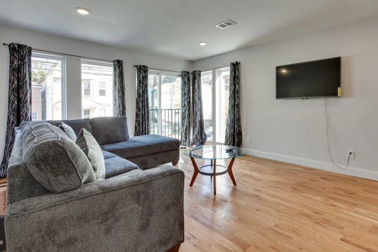 3 Bedrooms Cottage