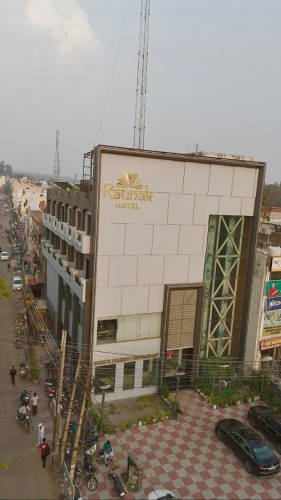 OYO 24912 Hotel Raunak