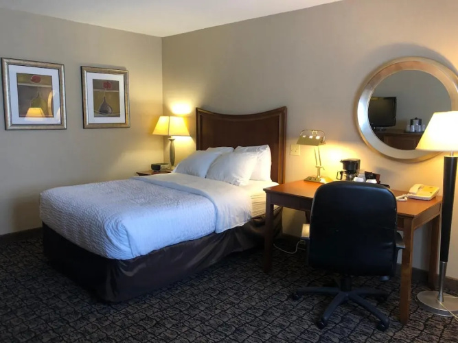 Cayuga Blu Hotel
