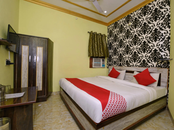 OYO 12193 Sandhya Hotel